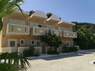 Denise Apartments, Kefalos