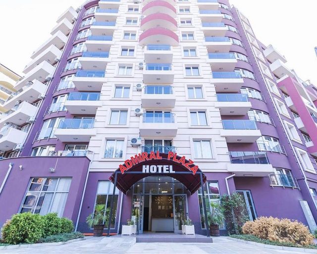 Admiral Plaza HSM, ������� ����
