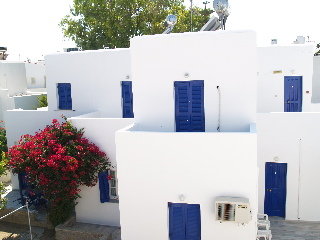 Damias Village, Parikia