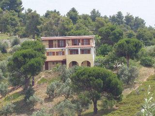 Villa Kavourakia, Kolios