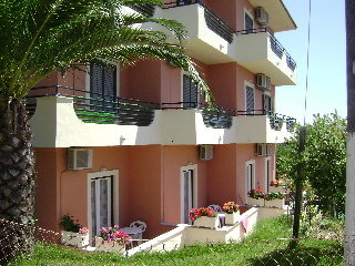 Lofos Apartments, Агиос Стефанос