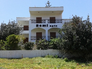 Remi Studios & Apartments, Сталис
