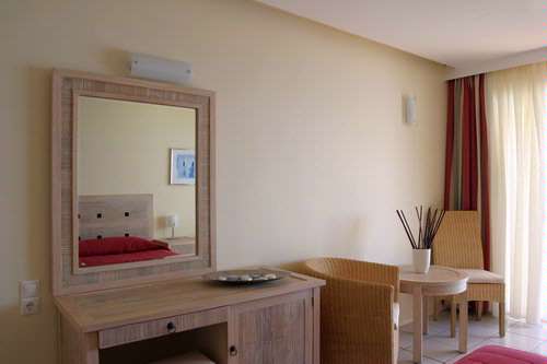 Erytha Hotel, ����
