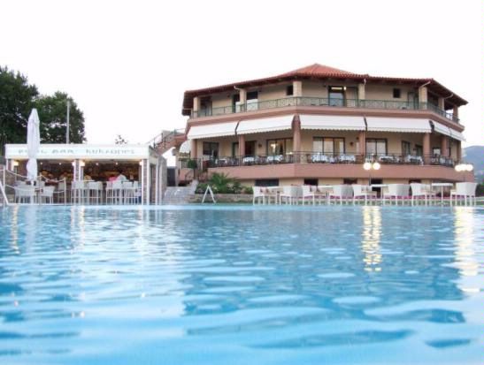Ismaros Hotel, Комотини